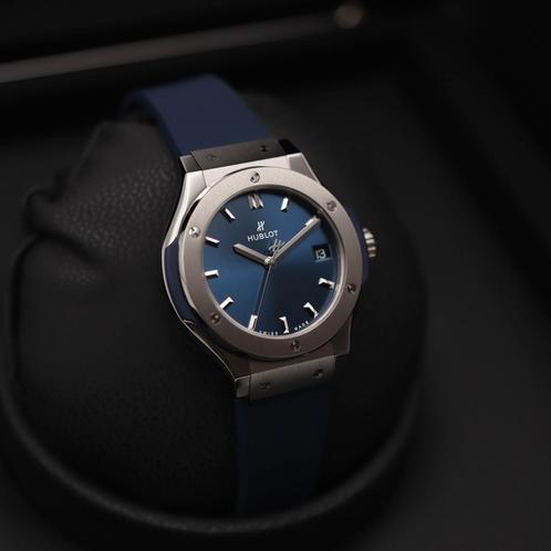 Hublot Classic Fusion Blue 581.NX.7170.RX, Sieraden, Tassen en Uiterlijk, Horloges | Dames, Polshorloge, Gebruikt, Verzenden