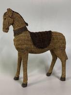 Stoel - Hars, Rattan - Rieten paardvormig ornament, Antiek en Kunst, Kunst | Designobjecten