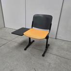 Kleine RETRO wachtkamerstoel met tafeltje metalen zitting en, Antiek en Kunst, Ophalen of Verzenden