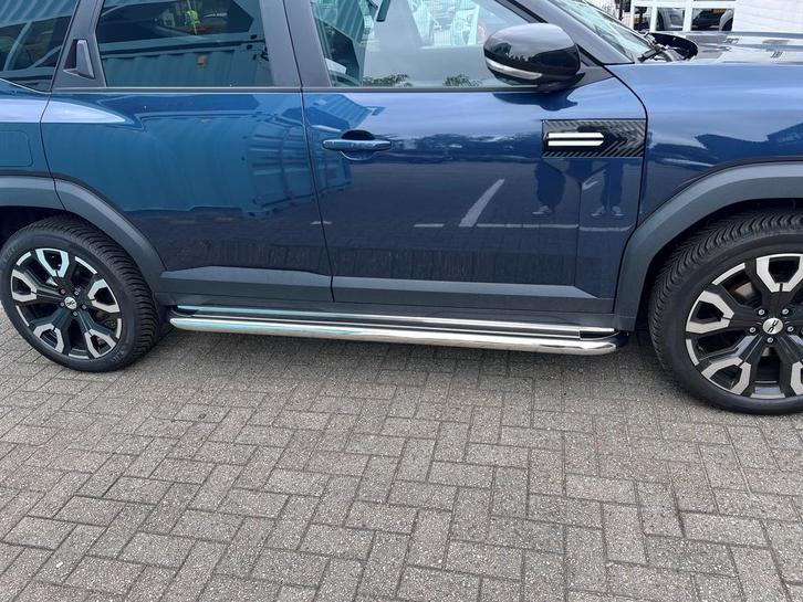 Dacia Bigster sidebars 60 mm met RVS trede / ACTIE, Auto diversen, Auto-accessoires, Nieuw, Ophalen of Verzenden