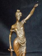 Naar Mayer - sculptuur, Fraai Sculptuur van Vrouwe Justitia