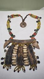 Koppensnellers krijger ketting Naga India - Brons, Schelp -