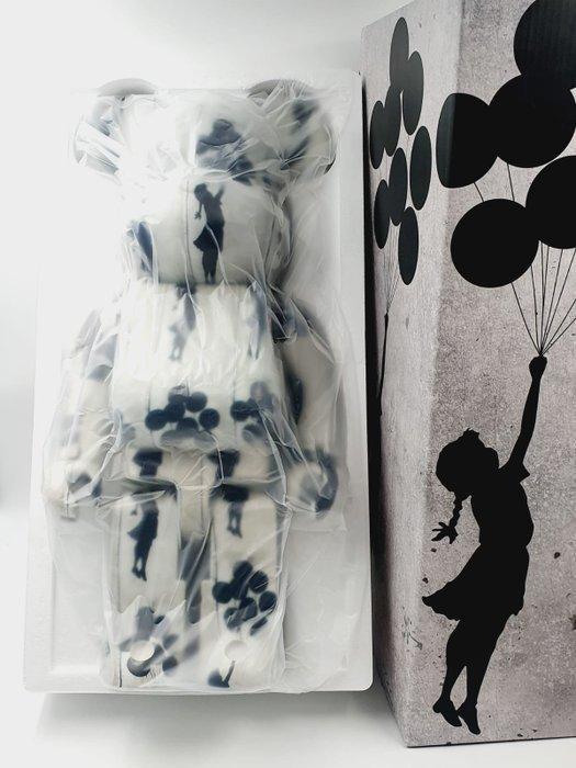 Banksy x Brandalism x Medicom Toy - Be@rbrick Banksy Baloon, Antiek en Kunst, Kunst | Designobjecten