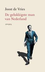 9789044647648 De gelukkigste man van Nederland, Boeken, Zo goed als nieuw, Joost de Vries, Verzenden