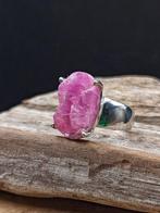 Uniek stuk: ring met zilver 925 en ruwe kunziet –