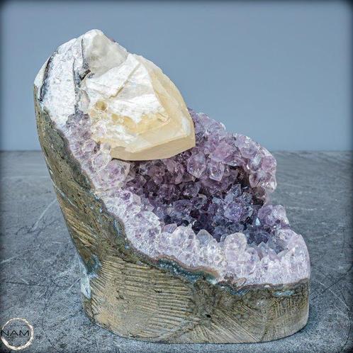 Verbazingwekkende Amethist-Stalactiet met Calcietkristallen, Verzamelen, Mineralen en Fossielen