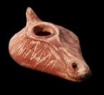 Oud-Romeins Terracotta olie lamp versierd met reliëfstrepen, Antiek en Kunst