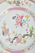 Bord - decorated in the famille rose palette with peonies -