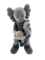 Kaws (1974) - sculptuur, Holiday Thailand Grey - 28 cm -