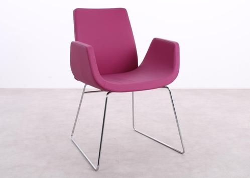 DeBerenn Nero fauteuil, Zakelijke goederen, Kantoor en Winkelinrichting | Kantoormeubilair en Inrichting, Stoel, Gebruikt, Receptie of Entree
