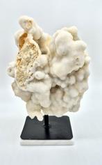 Witte Calciet Ruw op Standaard (zie filmpje) 2,722kg, Verzamelen, Mineralen en Fossielen, Ophalen of Verzenden