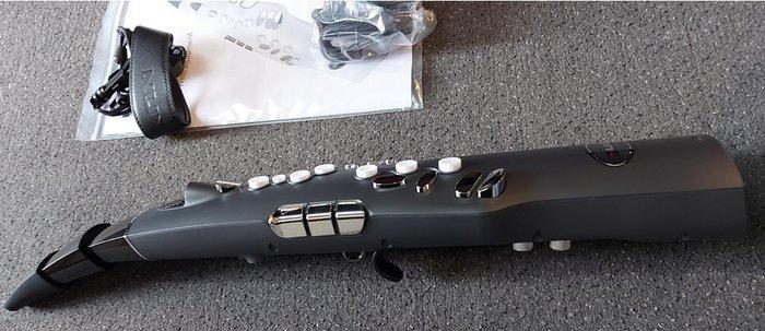 Nux Nes-1 - digital altsaxophone with bluetooth and speaker, Muziek en Instrumenten, Blaasinstrumenten | Blokfluiten