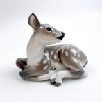 Royal Copenhagen - Beeldje - Fawn lying down - 2609 -, Antiek en Kunst