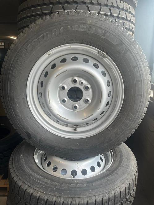 Bridgestone 6 mm winter demo set van 4 stuks 225/65 R16, Auto-onderdelen, Banden en Velgen, 16 inch, Winterbanden, 225 mm, Bestelwagen