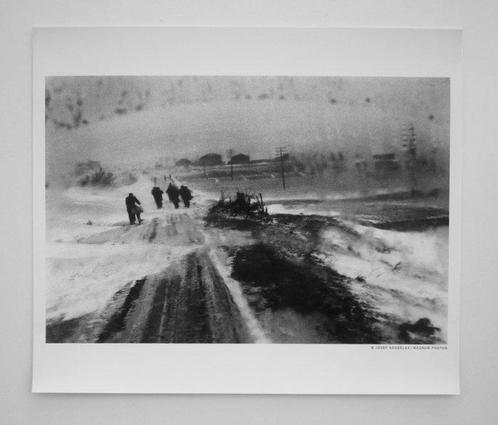 Josef Koudelka - Snow blizzard on the road to Korce., Antiek en Kunst, Kunst | Schilderijen | Modern