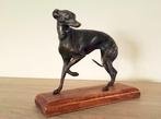 Beeldje - Pair of greyhounds on wooden base (2) - Hout