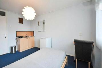 Eigen Kamer aan Buntgras, Rotterdam beschikbaar voor biedingen