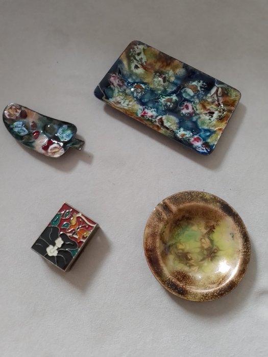 Garcia Esmaltes - Suikergoed schotel - bladvormig,, Antiek en Kunst, Curiosa en Brocante