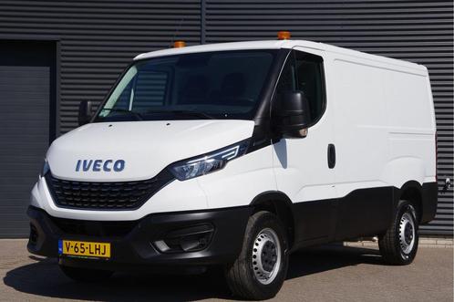 Iveco Daily 35S16 2.3 L1H1 160PK AUT. LED, 3.5T TREKHAAK, GE, Auto's, Bestelauto's, Onderhoudsboekje, Lease, Grijs, Automaat, Wit
