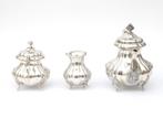 Een 4-delig zilveren theestel, Budapest, 1867-1937