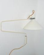 Anvia Almelo - J.J.M. Hoogervorst - Wandlamp - Paperclip /