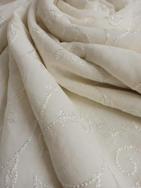 700 x 135 cm - Elegante organza ricamata, italiana - Textiel, Antiek en Kunst, Antiek | Kleden en Textiel