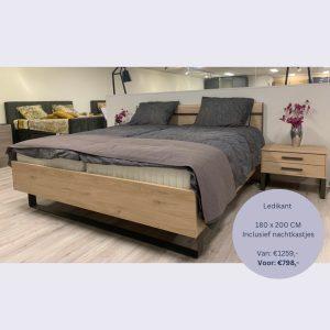 Ledikant 180x200 inclusief 2 nachtkastjes, Huis en Inrichting, Slaapkamer | Bedden, 180 cm, 200 cm, Tweepersoons, Nieuw, Overige materialen
