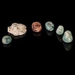 Oudegyptisch en Mesopotamisch Glas- en stenen kralen/seals
