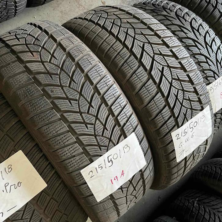 2 x Goodyear UltraGrip 215-50-19 Winterbanden 7mm, Auto-onderdelen, Banden en Velgen, 19 inch, Winterbanden, 215 mm, Personenwagen