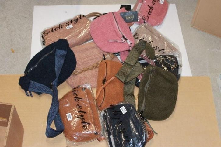 Partij tassen mix geleverd   12 stuks  in ds 4, Diversen, Rommelmarktspullen