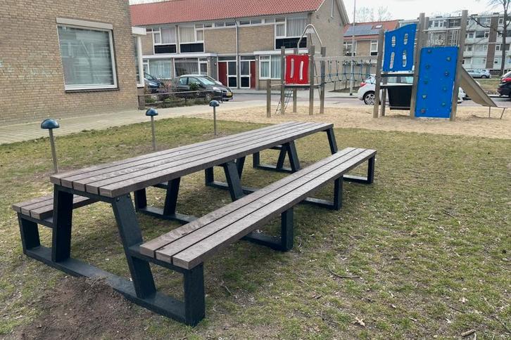 Rockwood® Picknicktafel Larix - Zwaar Kunststof - Quartz, Tuin en Terras, Picknicktafels, Nieuw, Hout, Rechthoekig, Ophalen of Verzenden