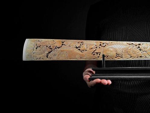 Geen minimumprijs - Grote uitgehouwen zwaardvisrostrum -, Antiek en Kunst, Kunst | Designobjecten
