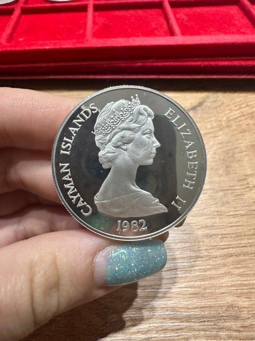 Turks- en Caicoseilanden (Brits overzees gebied). 10 Crowns, Postzegels en Munten, Munten | Europa | Niet-Euromunten