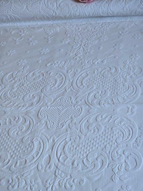 tweede dekbed voor een tweepersoonsbed - Bedsprei - 230 cm -, Antiek en Kunst, Antiek | Kleden en Textiel