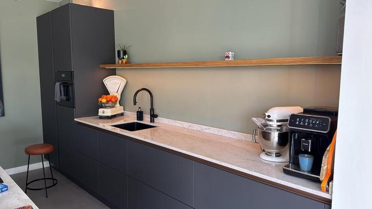 Massief eiken wandplank met LED verlichting – 4 cm dik – op, Huis en Inrichting, Woonaccessoires | Wandplanken en Boekenplanken