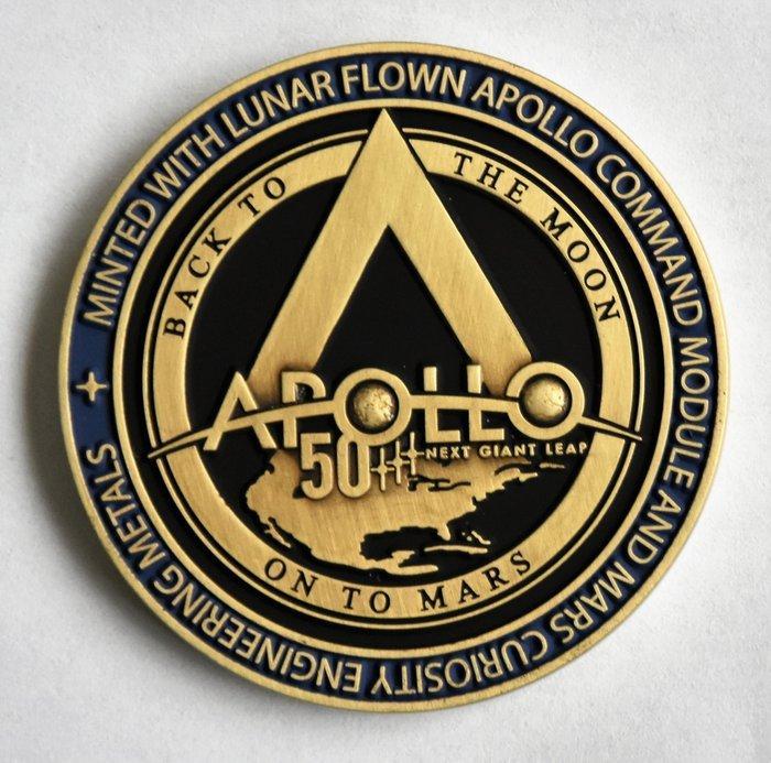 Medallion Apollo 12 gevlogen metaal in de ruimte. Apollo, Antiek en Kunst, Antiek | Wandborden en Tegels