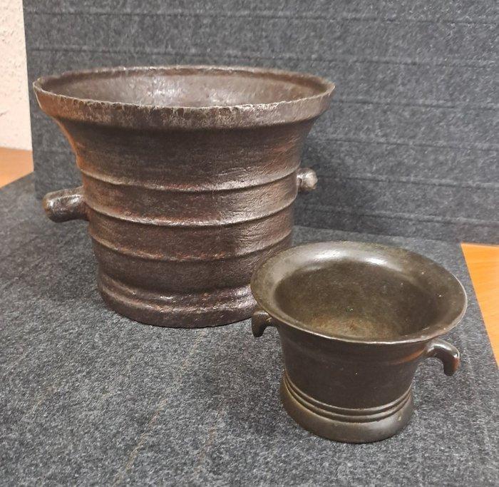 Vijzel (2) - Gepatineerd brons, Antiek en Kunst, Antiek | Overige Antiek