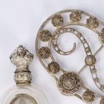 Verzameling: Parfum-flacon, hanger, gespen - Portemonnee, Antiek en Kunst, Antiek | Goud en Zilver