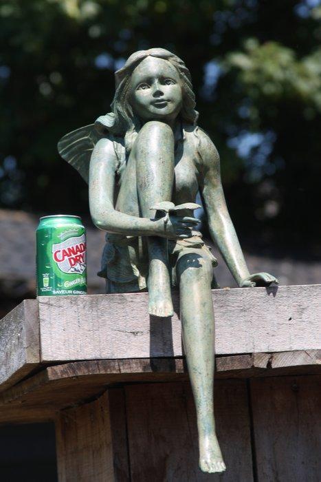 sculptuur, groot formaat huis of tuinbeeld van een fairy met, Antiek en Kunst, Kunst | Designobjecten