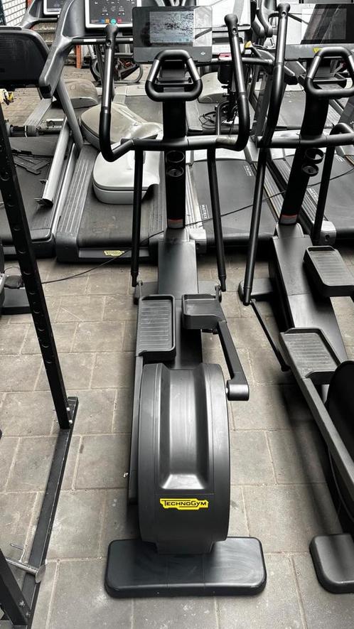 Technogym Excite Live Synchro Crosstrainer, Sport en Fitness, Fitnessmaterialen, Overige typen, Gebruikt, Verzenden