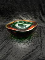 Murano Glas Schale – farbintensives Design in organischer
