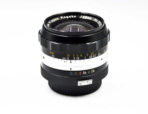 Nikon NIKKOR-N Auto 1:2.8 f=24mm No.285339 Analoge camera, Audio, Tv en Foto, Fotocamera's Analoog