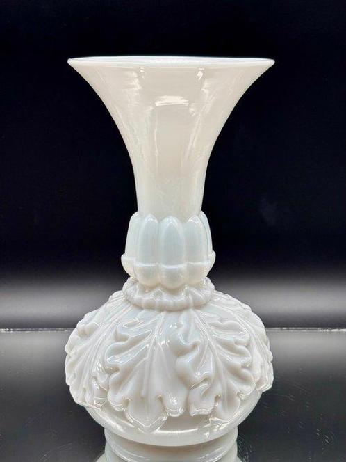 Saint Louis - Vaas - 356 - Opaline glas, Antiek en Kunst, Antiek | Glas en Kristal