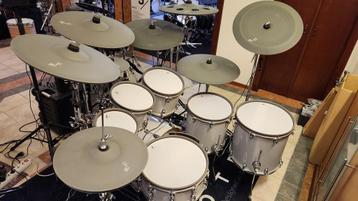De Efnote pro 707, Roland, Gewa, Zildjian, Efnote ,Pearl etc beschikbaar voor biedingen