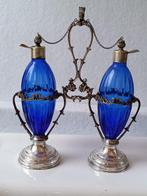 Tafelservies - Oliemachine met glazen fles in blauwe kleur, Antiek en Kunst