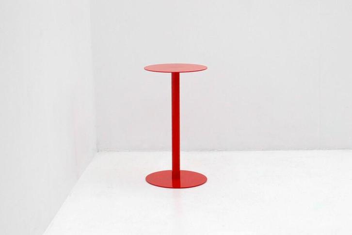 Bijzettafel; rood, Huis en Inrichting, Tafels | Bijzettafels, Gebruikt, Ophalen of Verzenden