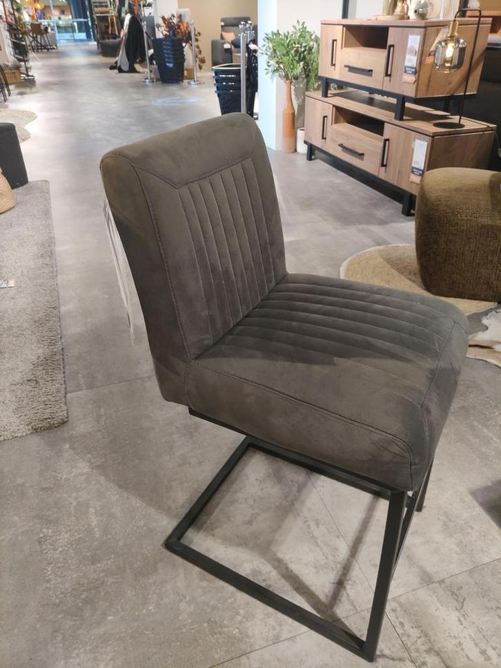 Stoere barkruk Parantino in kleur grey, Huis en Inrichting, Barkrukken, Nieuw, Ophalen of Verzenden