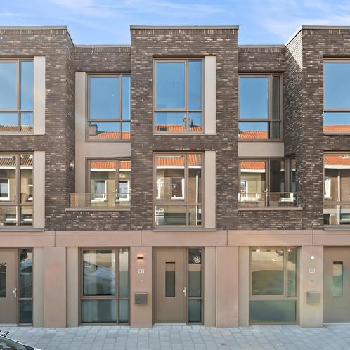 4 Slaapkamers Gestoffeerd Huis met Balkon en Parkeerplaatsen, Huizen en Kamers, Huizen te huur, Direct bij eigenaar, (Studenten)kamer