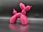 After Jeff Koons - Beeld, Balloon Dog Ceramic - Neon Pink -