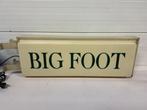 Big Foot - Reclamebord - Metaal, Kunststof, Antiek en Kunst, Antiek | Wandborden en Tegels